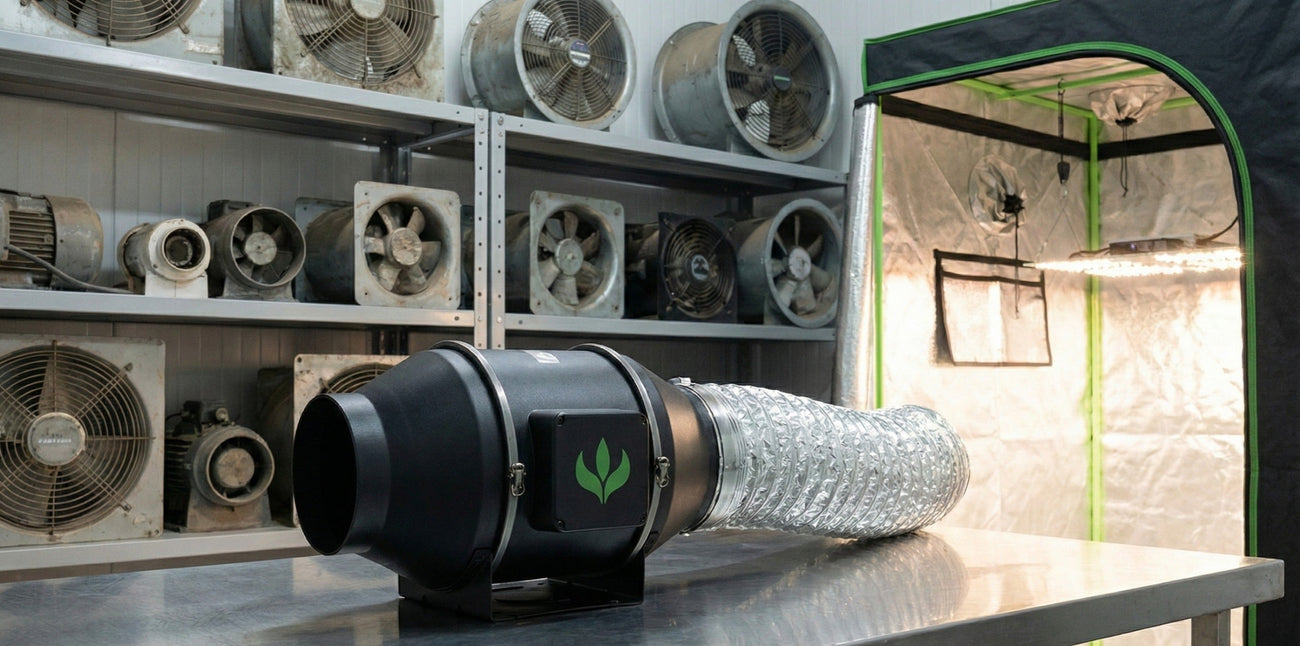 Exaustor Turbo Master Plants com duto flexível instalado para ventilação de estufa grow, garantindo renovação do ar, controle de temperatura e umidade no cultivo indoor.